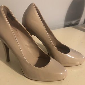 Elle nude shoes size 9